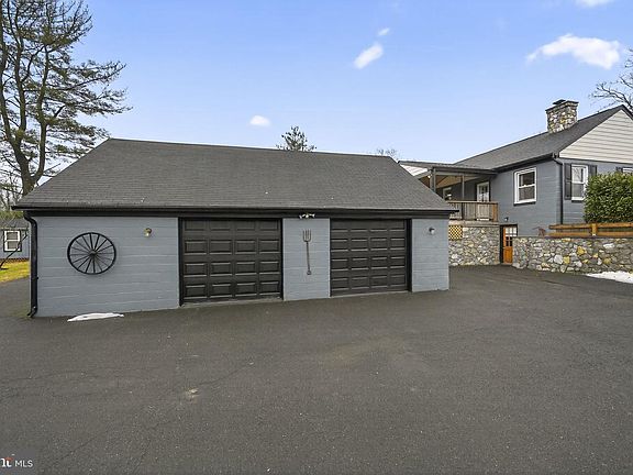 4th image of 221 Morris Rd