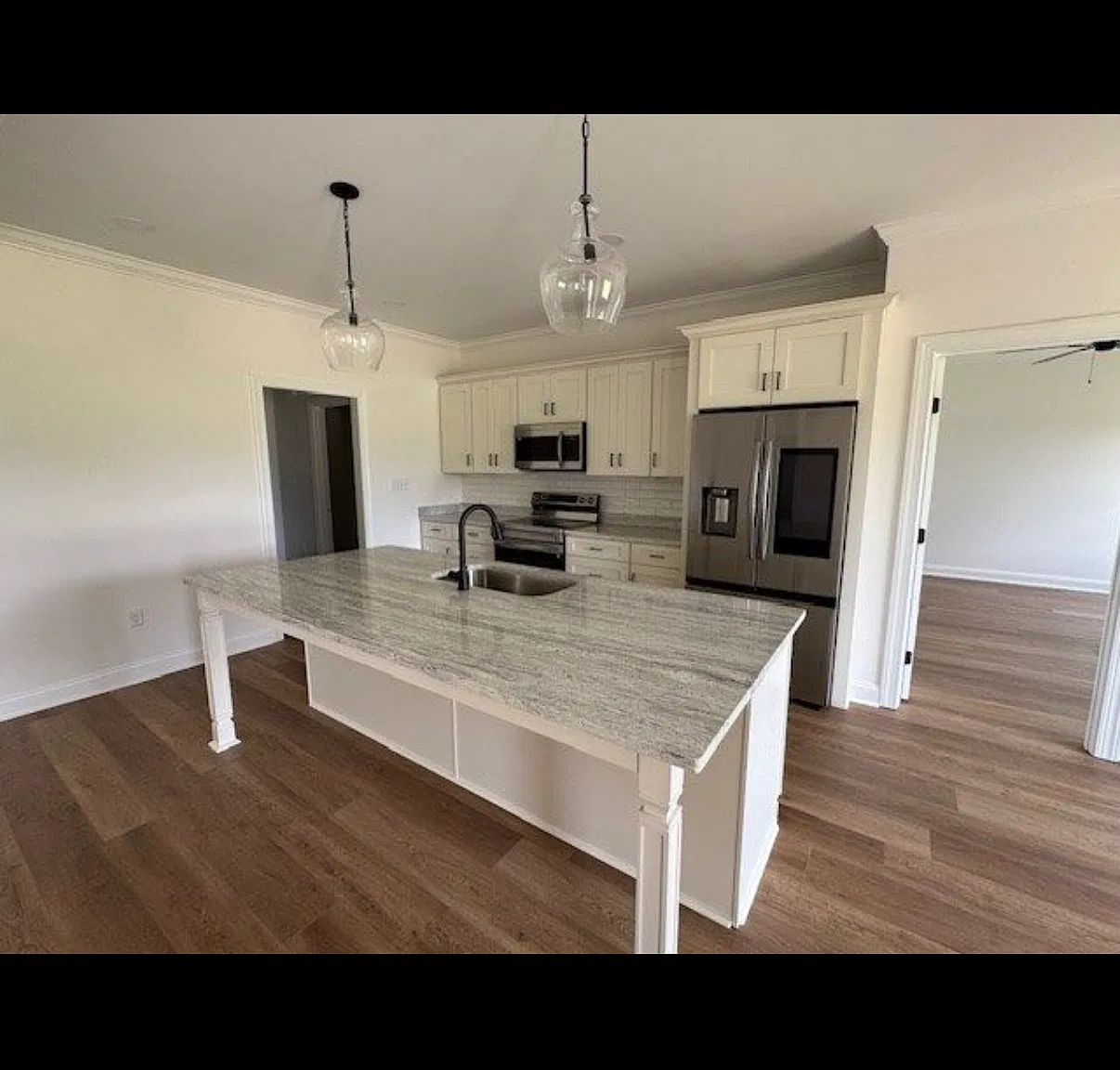 4 bed, 1751 sqft, $2,300 — Photo 3