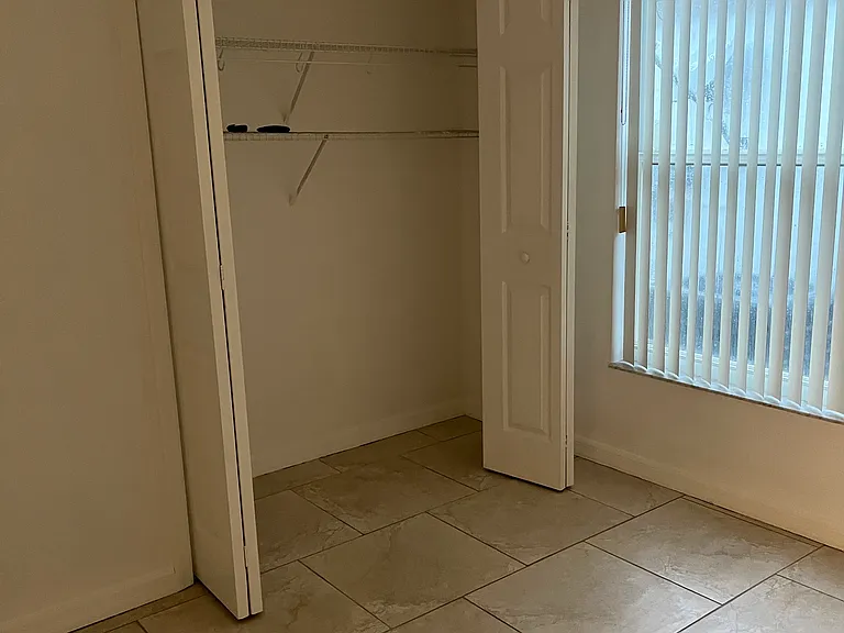 107 S Roma Way — Photo 6