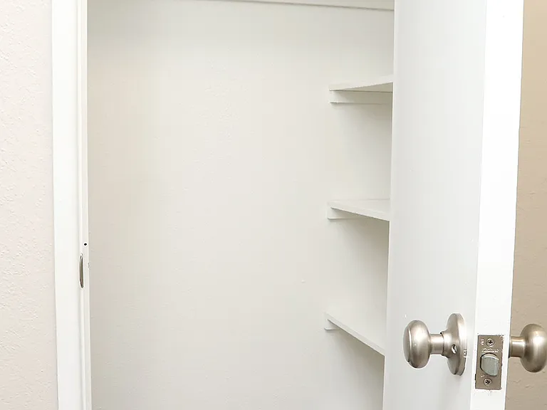 South Washington St Apts — Photo 46