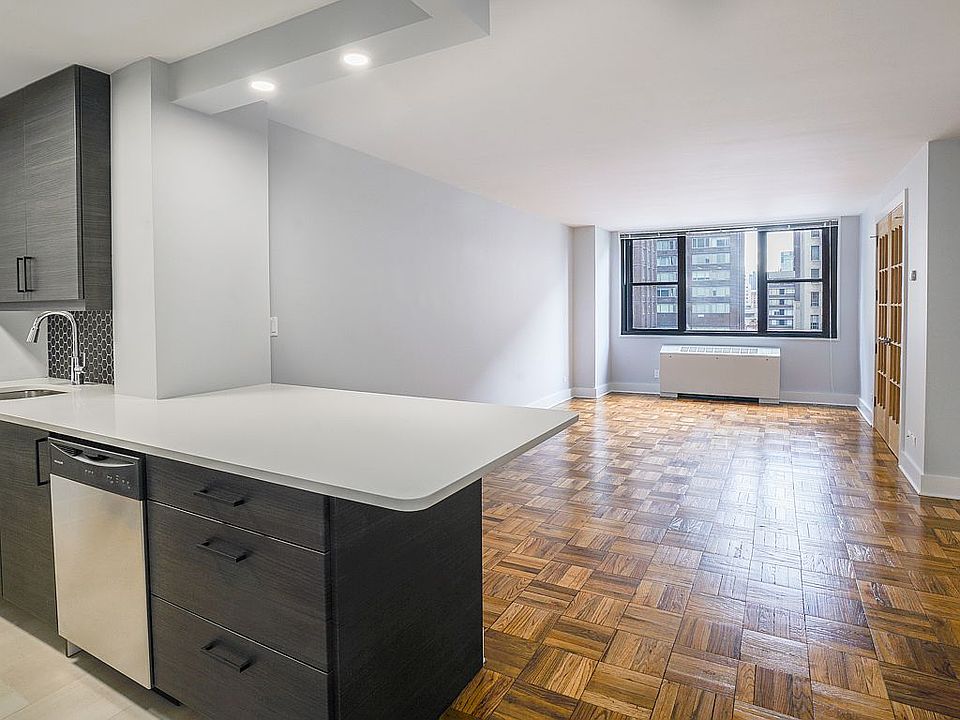 1st image of 330 W 58th St APT 10G