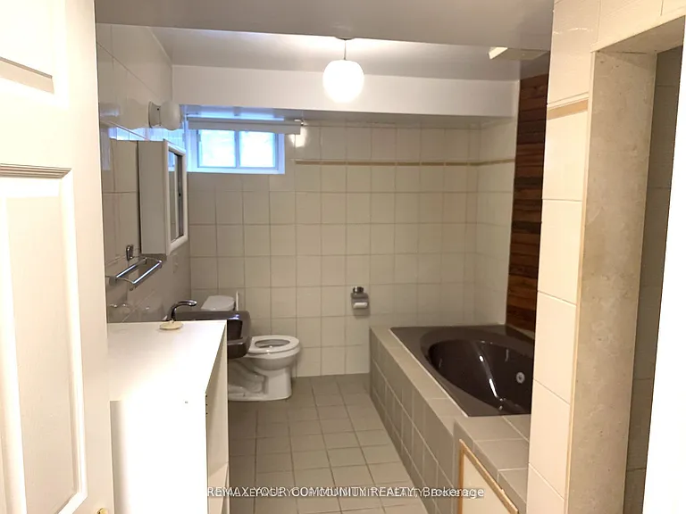 136 Dina Rd #BASEMENT — Photo 12