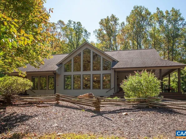 94 Winterhaven Dr, Nellysford, VA 22958