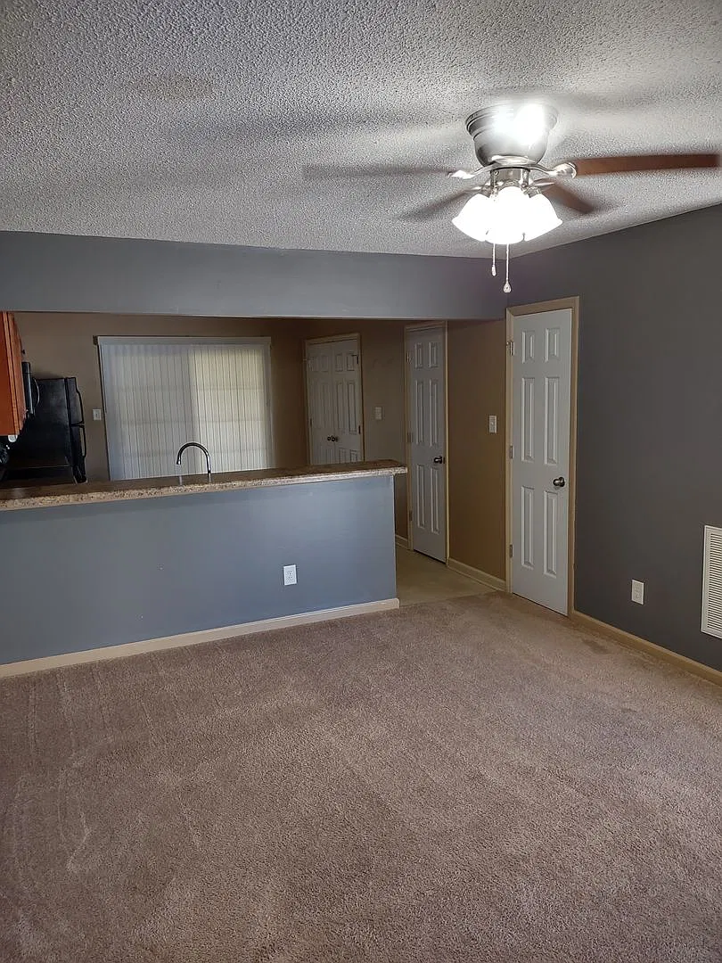 Townhome!! — Photo 4