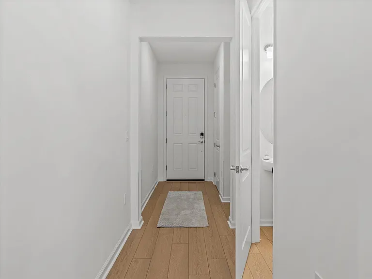 276 SW Sally Way — Photo 6