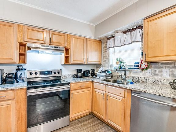 2nd image of 2514 Aloha Dr