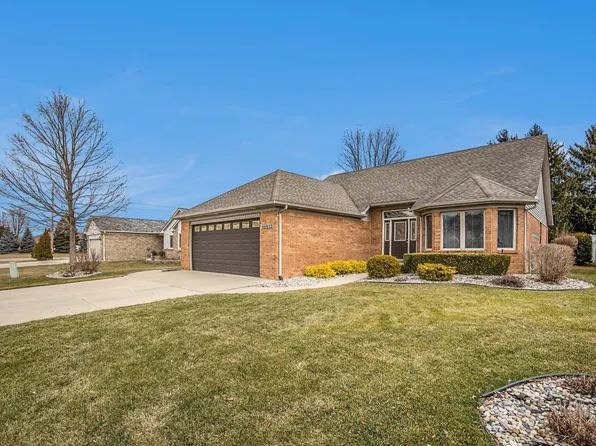 46952 Park Lane Ct, Macomb, MI 48042