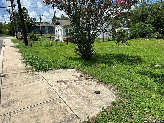 4th image of 720 Everest Ave