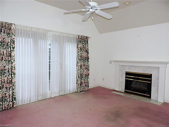 4th image of 46 Nantucket Row