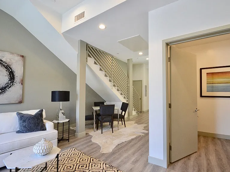 Lido Apartments - 4025 Grandview — Photo 35