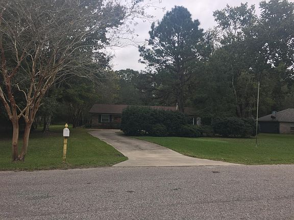 3rd image of 3422 Country Pines Dr