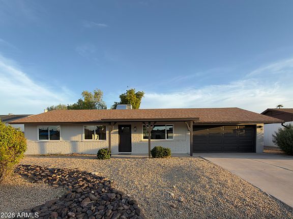 2nd image of 2833 E SIERRA Street