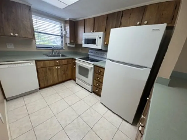 16805 Davis Rd #123 — Photo 6