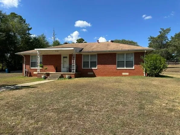 701 Warren St, Overton, TX 75684