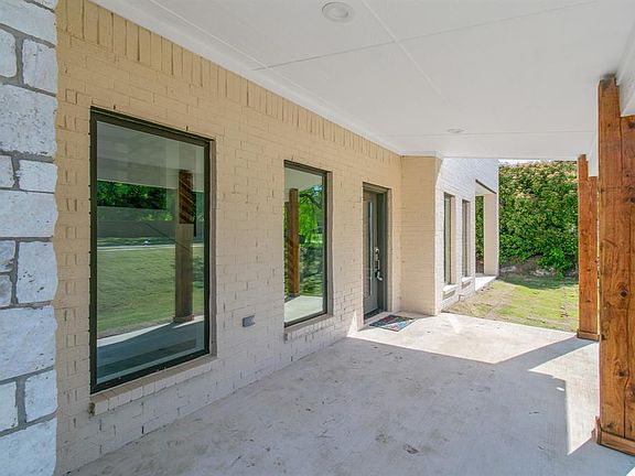 2nd image of 1115 Moonlight Bay Dr