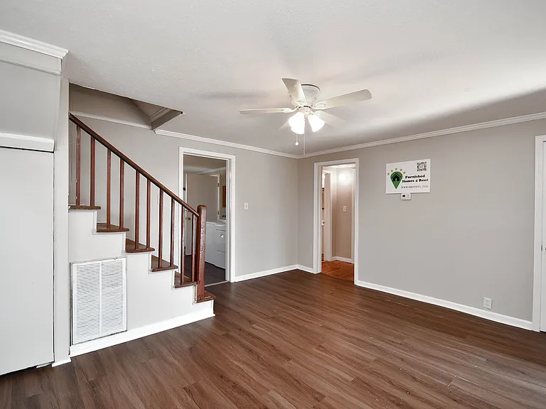 81 Wallace St — Photo 37