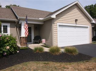 8 Turtlewood Trl, Rochester, NY 14626