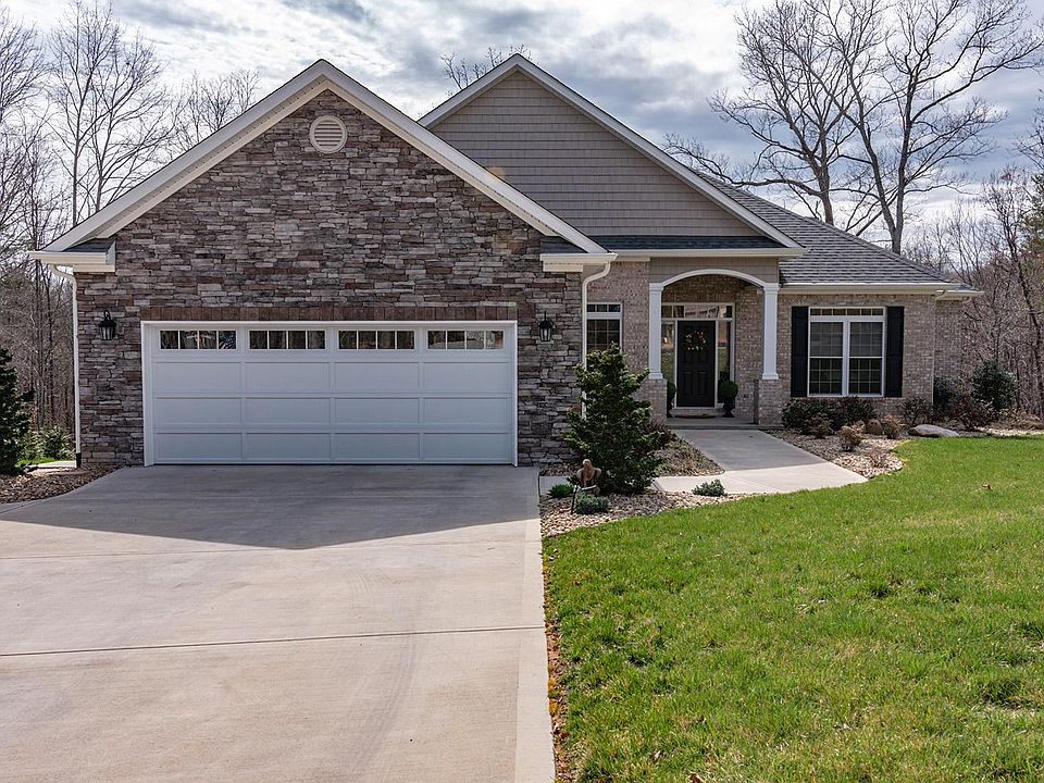 1st image of 215 Osage Dr