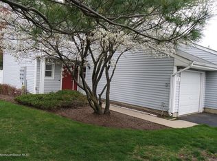 31 Upperbrook Ct, Parlin, NJ 08859