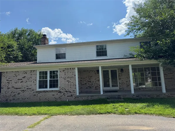 5628 Skylite Ln, Shelby Township, MI 48316