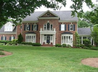 3363 V Ln, Oakton, VA 22124