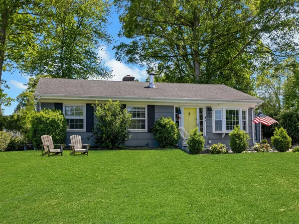 233 Sun Dance Road, Stamford, CT 06905