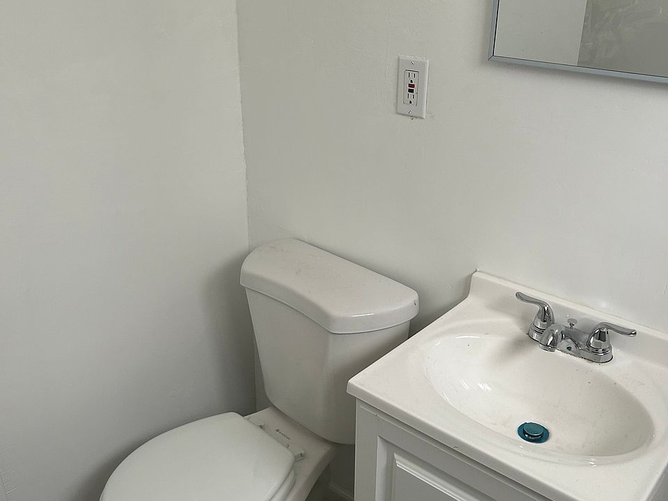2nd image of 4340 W Adams Blvd APT Y