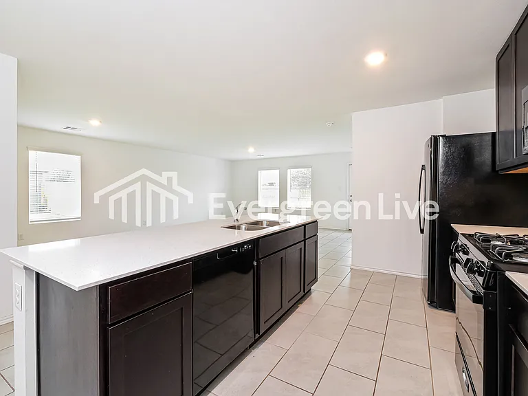10905 SW 22nd St — Photo 6