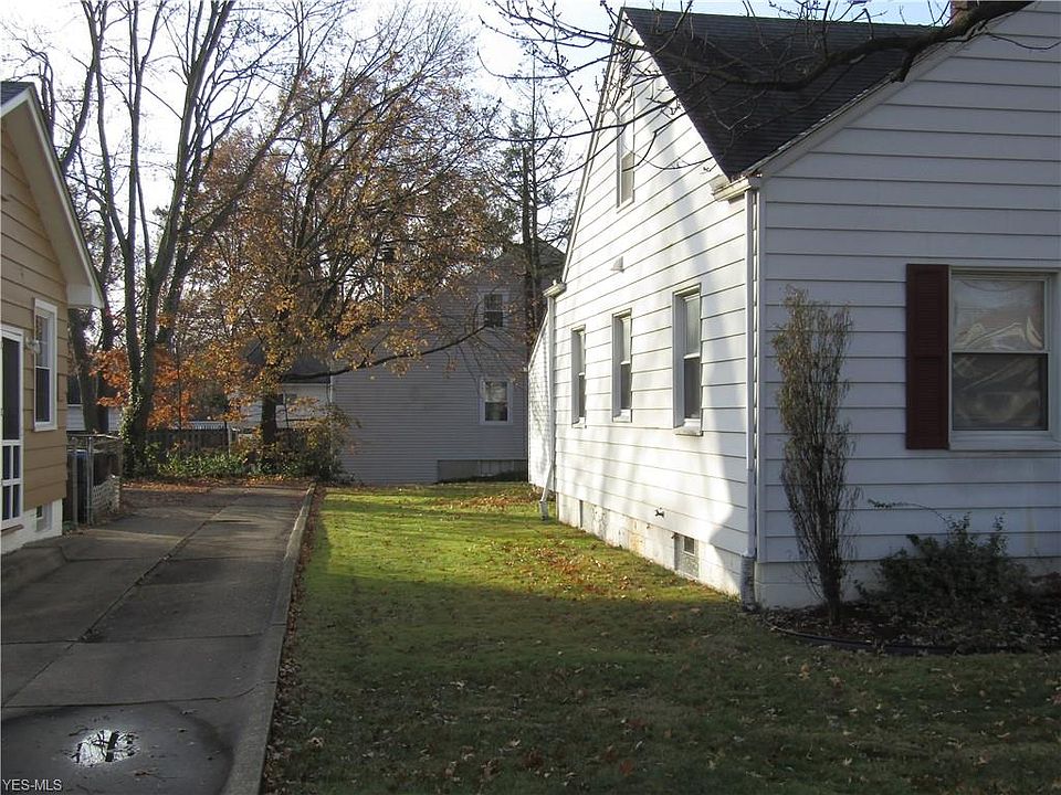 2nd image of 1938 Broad Blvd