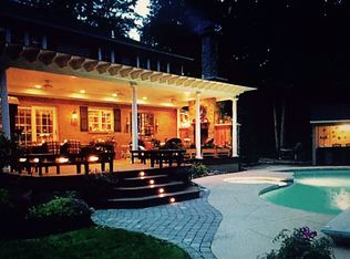 33 Cherry Tree Ln, Orchard Park, NY 14127