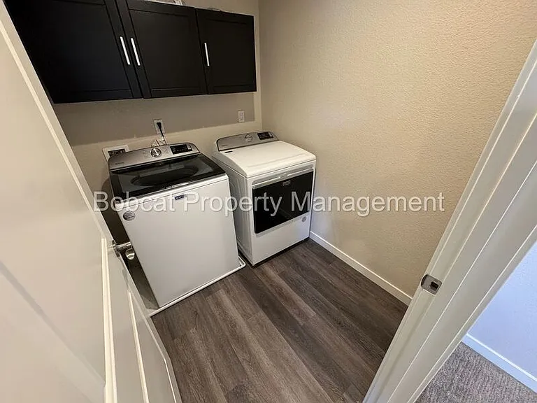 914 Garden Ct — Photo 12