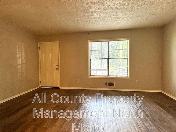 4th image of 2245 Highpoint Rd