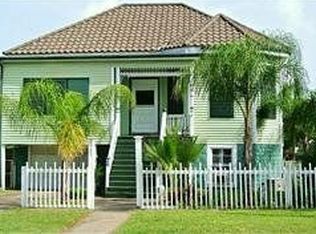 2927 Avenue P 1/2, Galveston, TX 77550