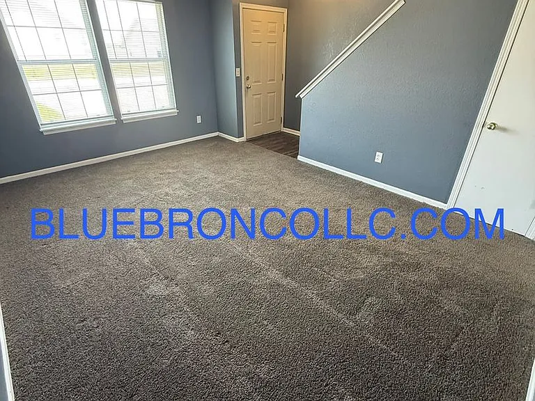 621 Willow Ln #B — Photo 2