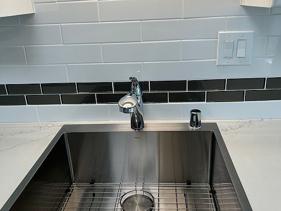 4th image of 525 N San Mateo Dr #107