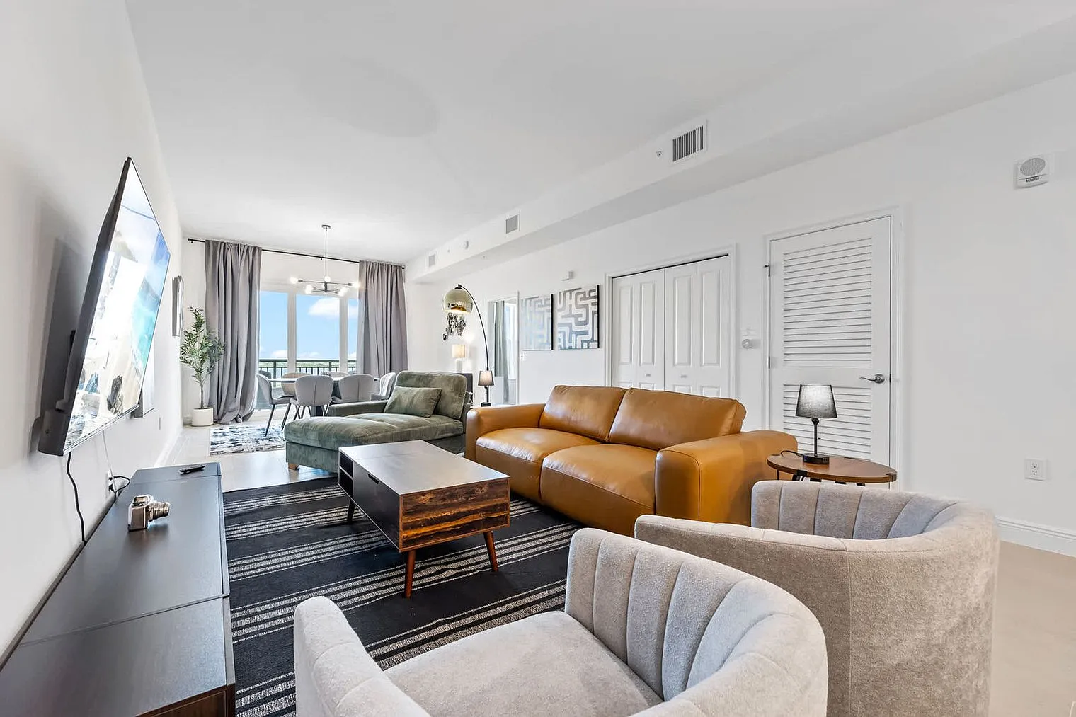 2 bed, 2.0 bath, 1323 sqft, $7,533 — Photo 1