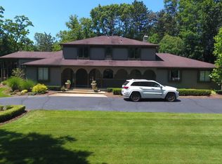 25 Martell Dr, Bloomfield Hills, MI 48304