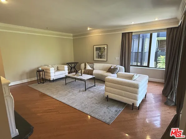 4752 Park Encino Ln Unit 212, Encino, CA 91436