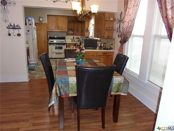 4th image of 810 Edgar St #810