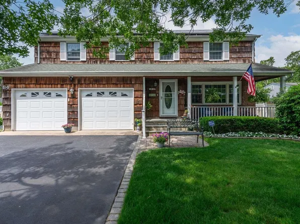 84 Grand Boulevard, Islip, NY 11751