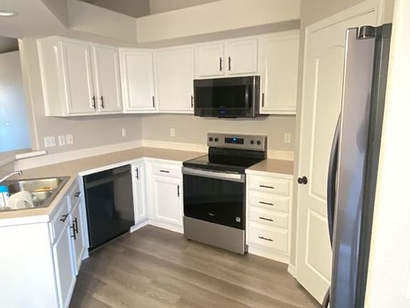 5th image of 3813 Bismark Ave