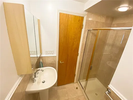 Sold by Remax Edge | media 27