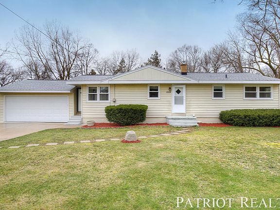 2nd image of 2209 Valentine Blvd NE