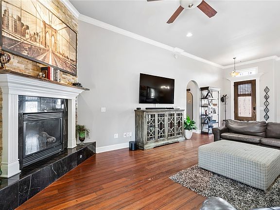 5th image of 1904 W Morter Pl