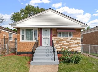11011 S Eberhart Ave, Chicago, IL