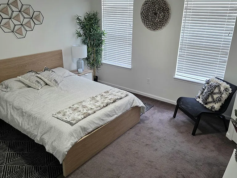 415 Southern Branch Ln — Photo 4