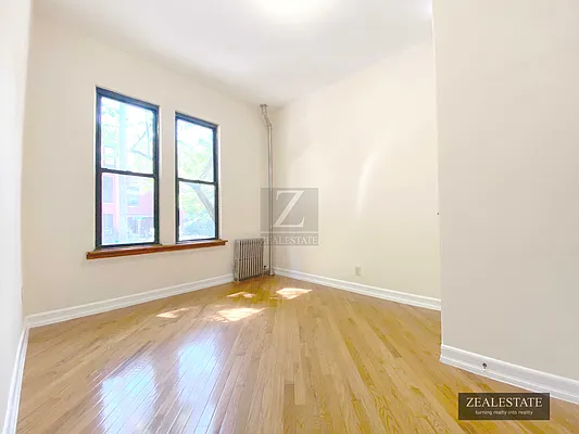 Rented by ZealEstate Group Inc | media 15