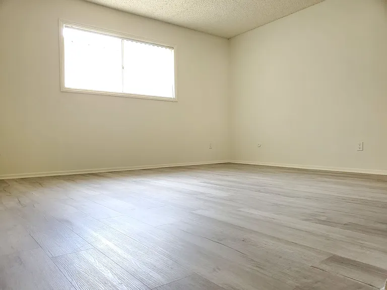 120 - 801 E Palmer Ave — Photo 36