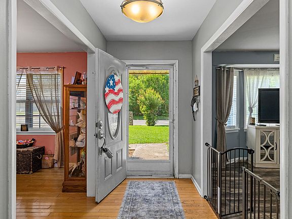 4th image of 246 New Castle Dr