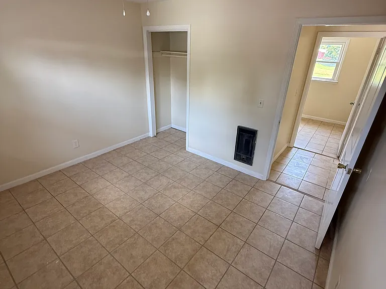 3411 W Walnut St #3 — Photo 2